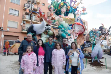 Carlos Mazón visita las Fallas de Dénia (20)