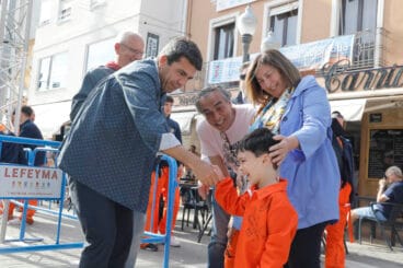 Carlos Mazón visita las Fallas de Dénia (3)