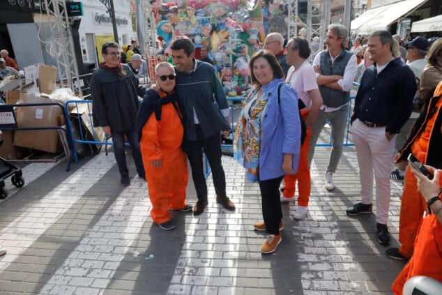 carlos mazon visita las fallas de denia 7