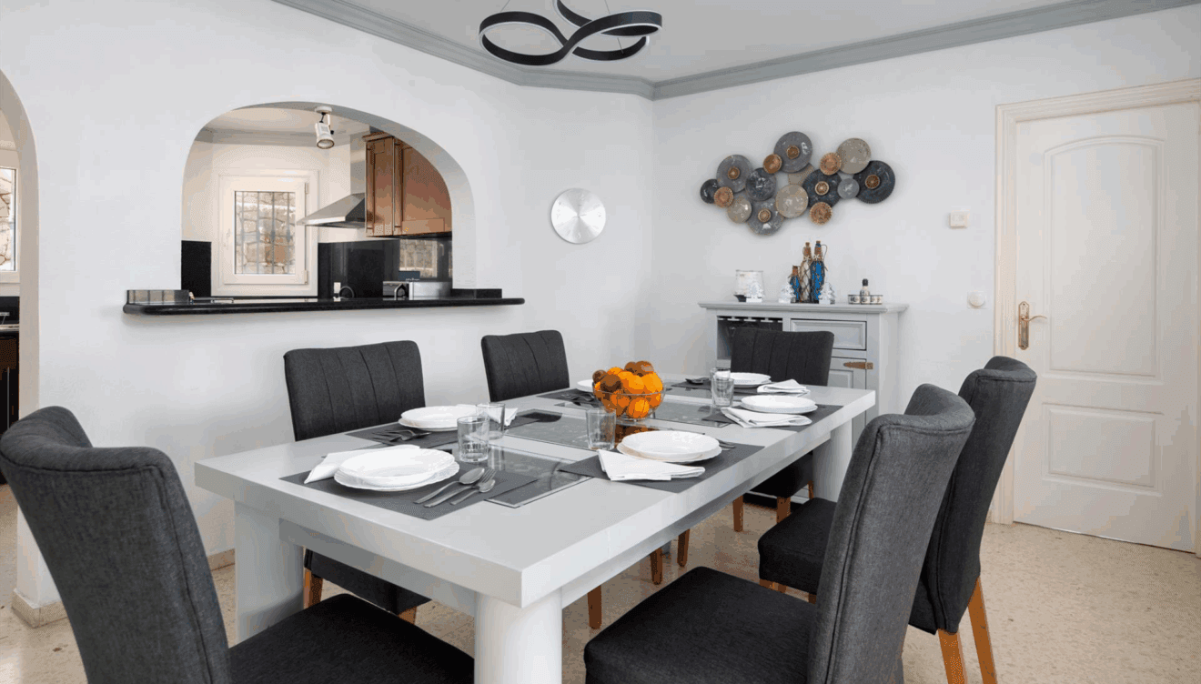 Cocina americana ante una mesa de hasta 6 comensales