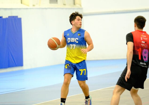 El Dénia Basquet suma dos victorias y una derrota en la última jornada de la liga senior de baloncesto 3 Imagen: Derrota del DBC ante el Pedreguer