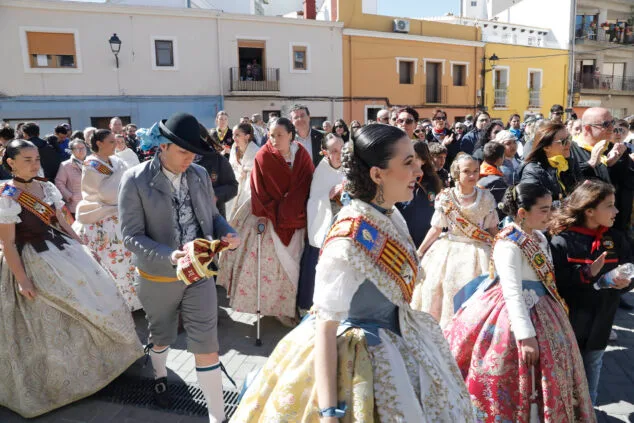 Los falleros toman las calles en Dénia: Oeste, Baix la Mar y Saladar llenan de eventos el domingo 62 dia de la bandera de denia de 2024 09