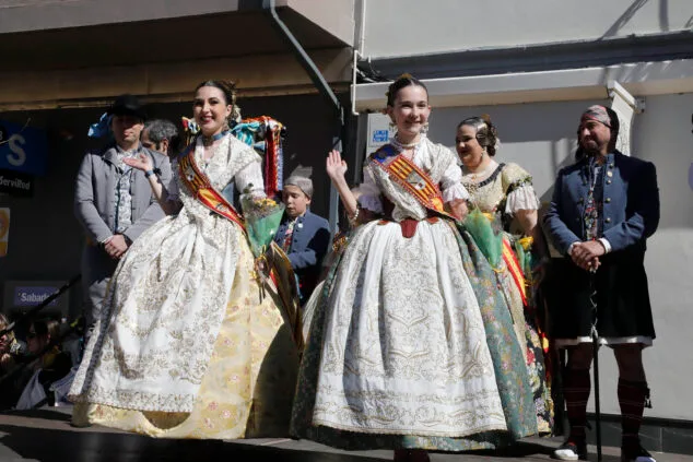 Los falleros toman las calles en Dénia: Oeste, Baix la Mar y Saladar llenan de eventos el domingo 66 dia de la bandera de denia de 2024 13