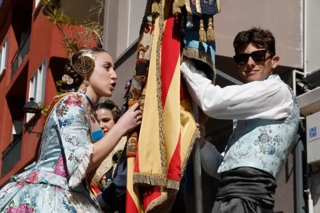 Los falleros toman las calles en Dénia: Oeste, Baix la Mar y Saladar llenan de eventos el domingo 76 dia de la bandera de denia de 2024 23