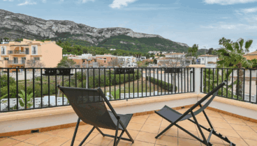 Disfruta de grandes vistas al Montgó