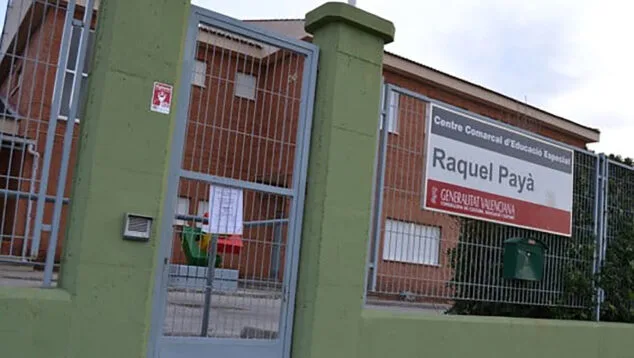 Imagen: Entrada del actual C.E.E. Comarcal Raquel Payà
