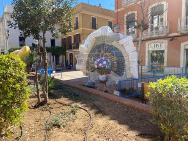 Llegan los monumentos a la Falla Centro