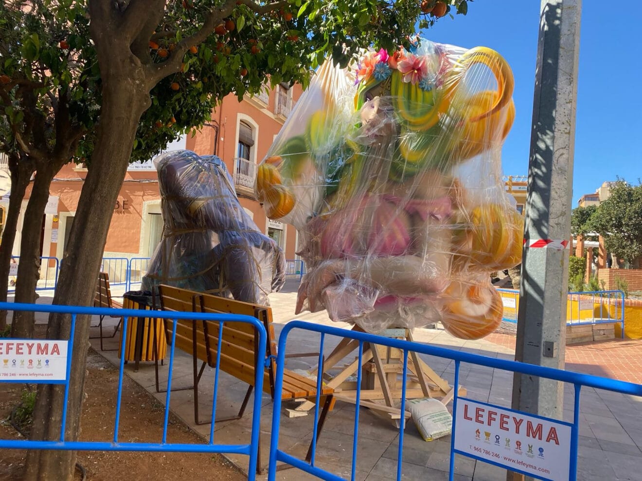 Llegan los primeros monumentos a Dénia02