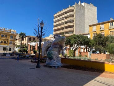 Llegan los primeros monumentos a Dénia04