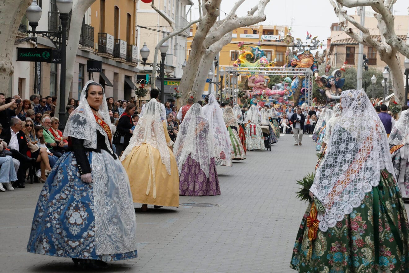 Ofrenda de flores de las Fallas de Dénia 2024