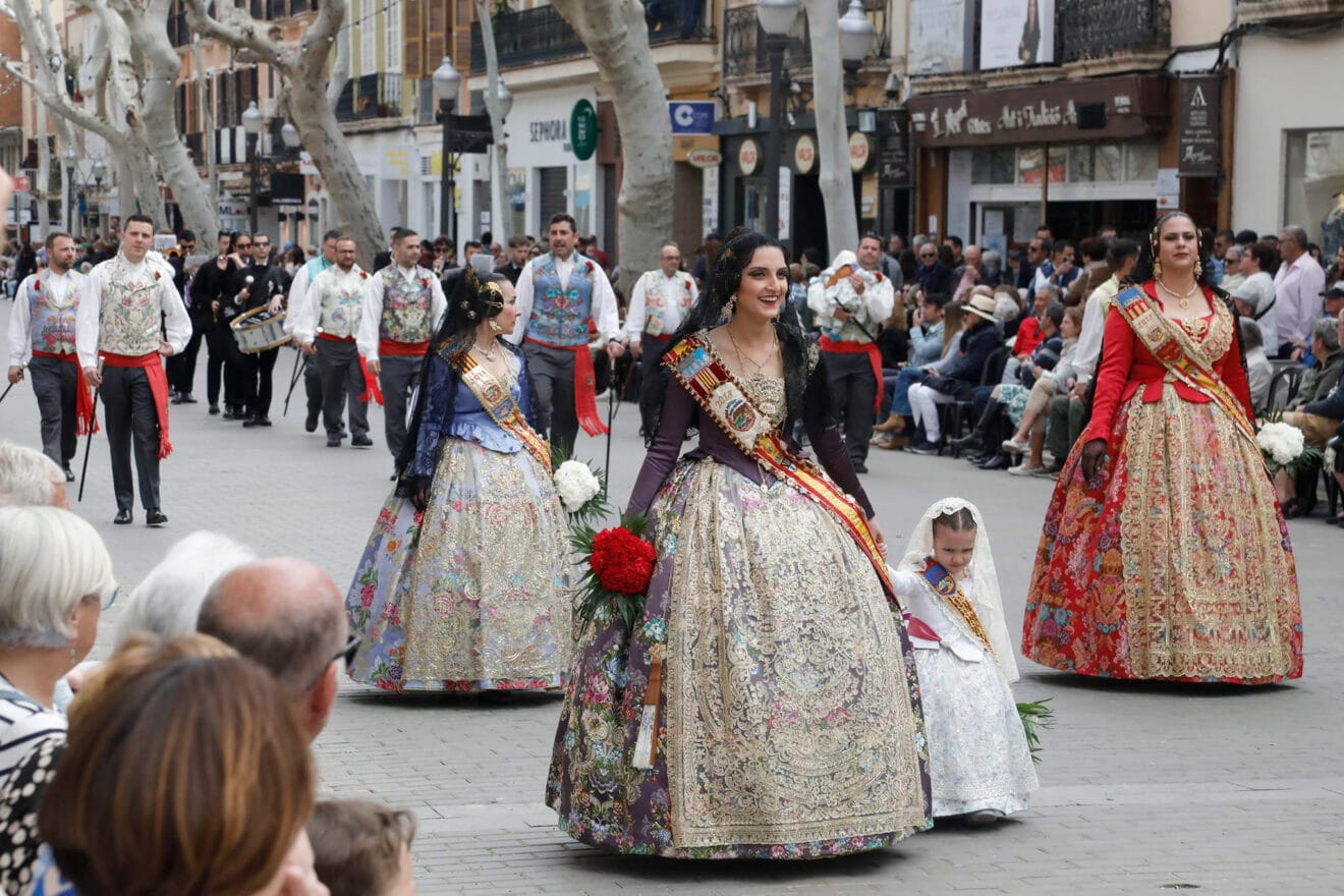 Ofrenda de flores de las Fallas de Dénia 2024 09