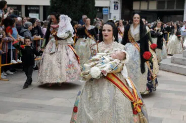 Ofrenda de flores de las Fallas de Dénia 2024 52