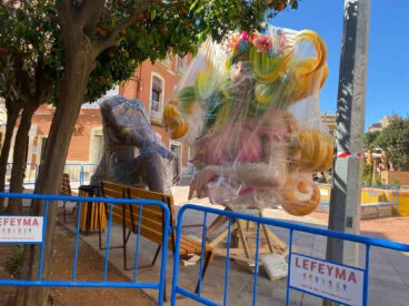 Primeros monumentos en la Falla Centro