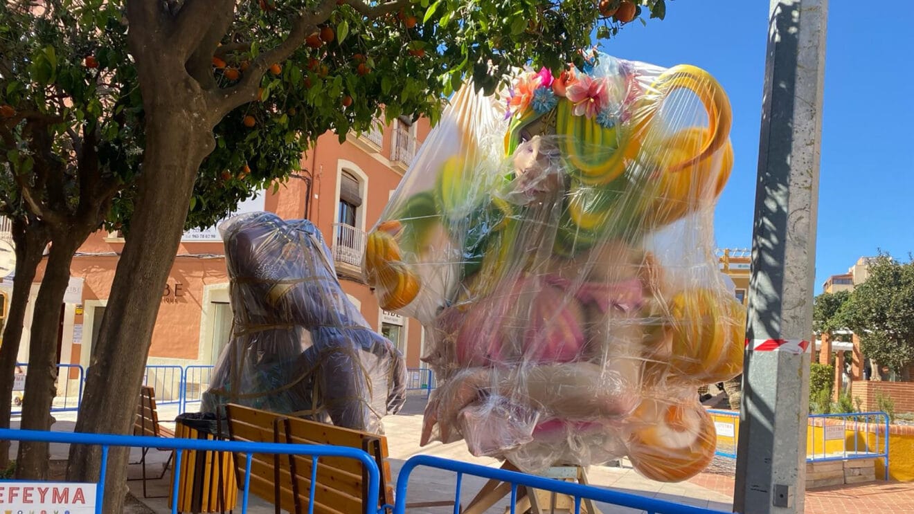 Primeros monumentos en la Falla Centro destacada