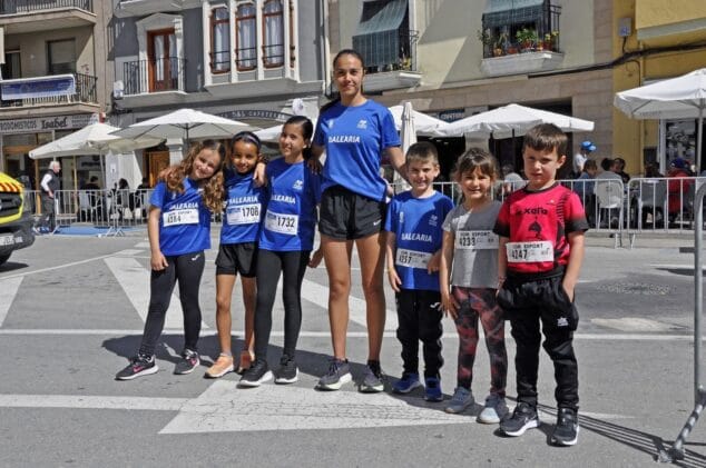 Imagen: Jóvenes atletas en la Volta a Peu Teulada