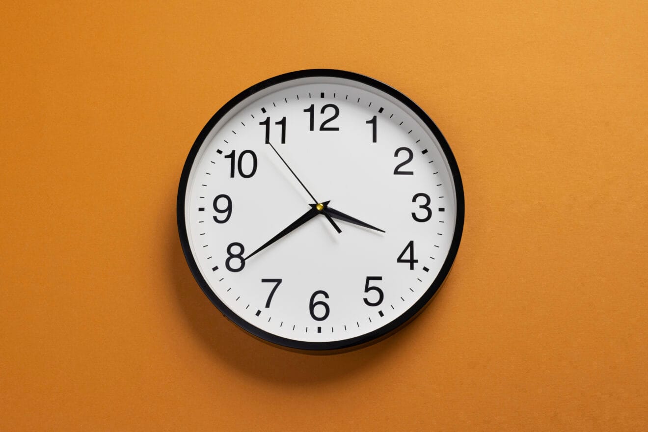 Reloj de pared. Freepik