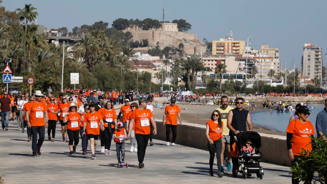Caminata solidaria Amunt Contra el Cáncer destacada