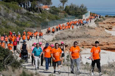 Cientos de personas en la marchan en les Rotes