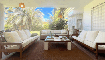 Disfruta de una zona chill out en este chalet de les Rotes