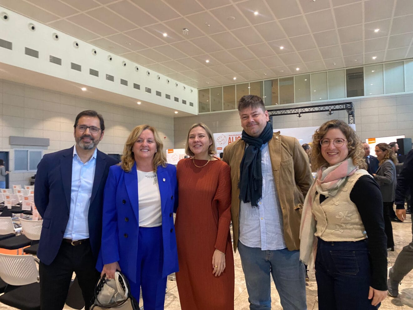 Equipo de gobierno de Calp en la presentación de la nueva aerolínea