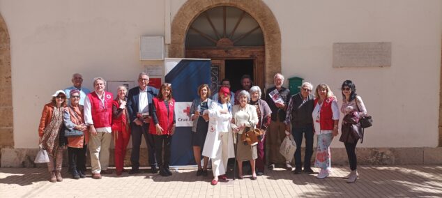 Image: Red Cross tribute to the oldest members of Dénia