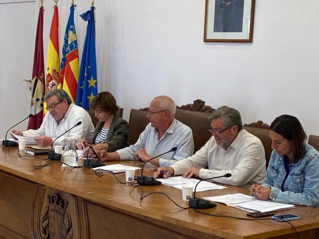 Dénia invertirá cerca de 5 millones de euros en el paseo de la Marineta, paseo del Saladar y calle Calderón 2 Imagen: Pleno extraordinario en el Ayuntamiento de Dénia