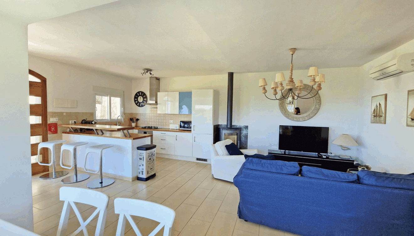 Amplitud y modernidad en Villa Doble Diez