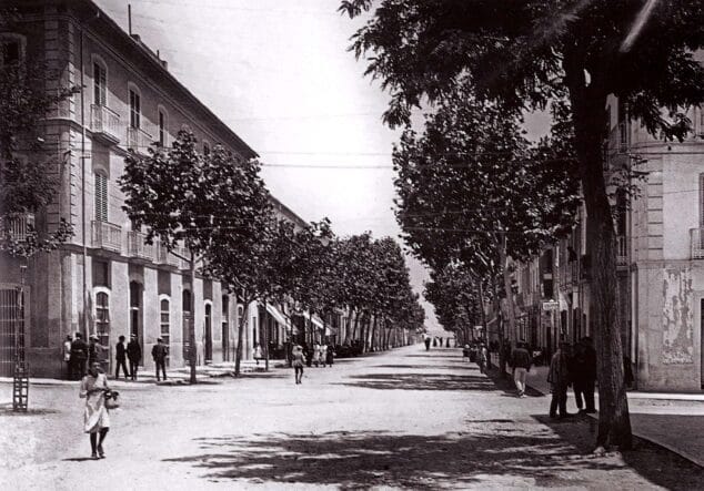 Imagen: Calle Marqués de Campo en 1918 | Arxiu Municipal de Dénia. Colección Cardona-Far