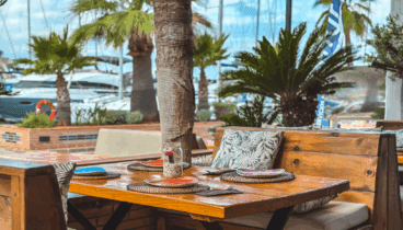 Disfruta de un ambiente agradable en este restaurante