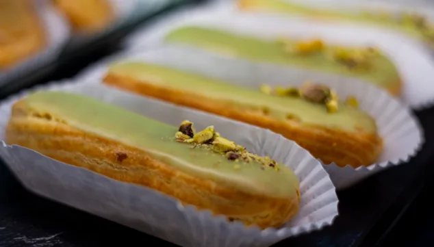 eclairs de pistacho para saborear la exquisitez