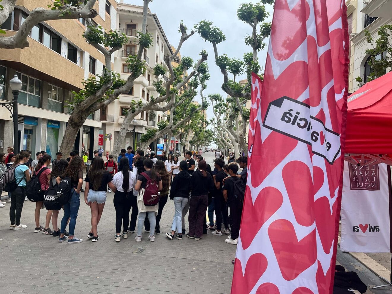 Estudiantes participando en En Moviment de la AVL