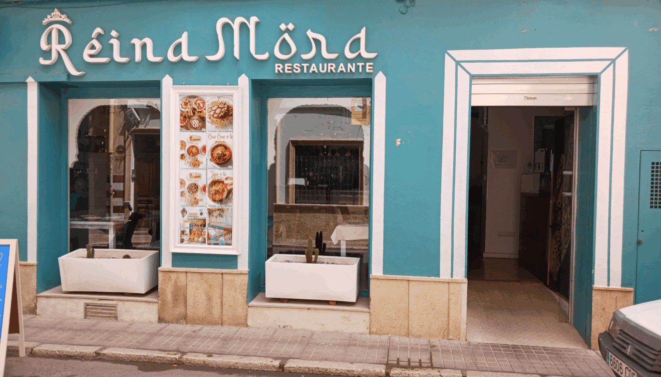 Fachada del restaurante Reina Mora