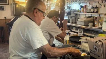 jose montes trabajando en la tasca