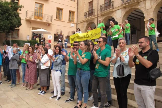 Huelga educativa en la Comunitat Valenciana: multitudinaria concentración en Dénia en defensa de la educación plurilingüe 19 manifestacion educativa en denia 35