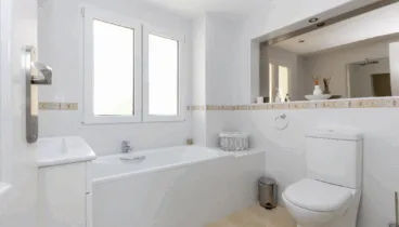 Un baño minimalista para relajarte