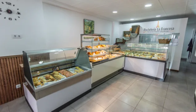 variedad de productos tanto dulces como salados