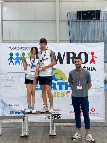 Competición de robótica en Dénia25