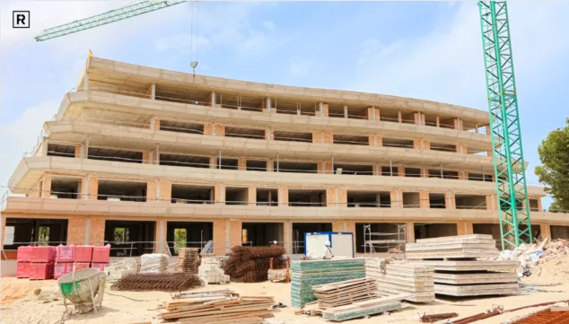 Bassetes Beach Residential: la promoción de viviendas de lujo en primera línea de playa en Dénia con 19 piscinas salinas y como partner Randof Real Estate en la comercialización 3 edifico exclusivo construido en denia con la colaboracion de randof real estate