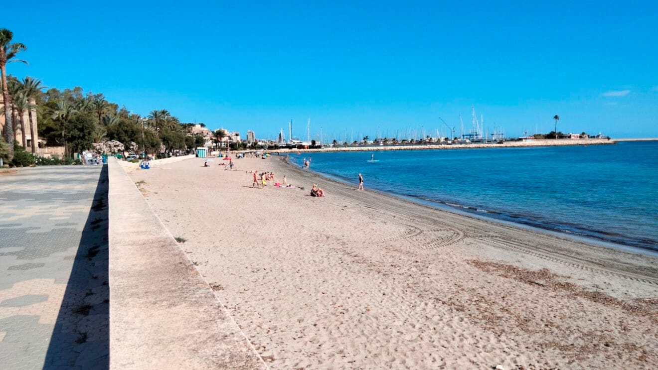 La Marineta Cassiana de Dénia, playa sin humo