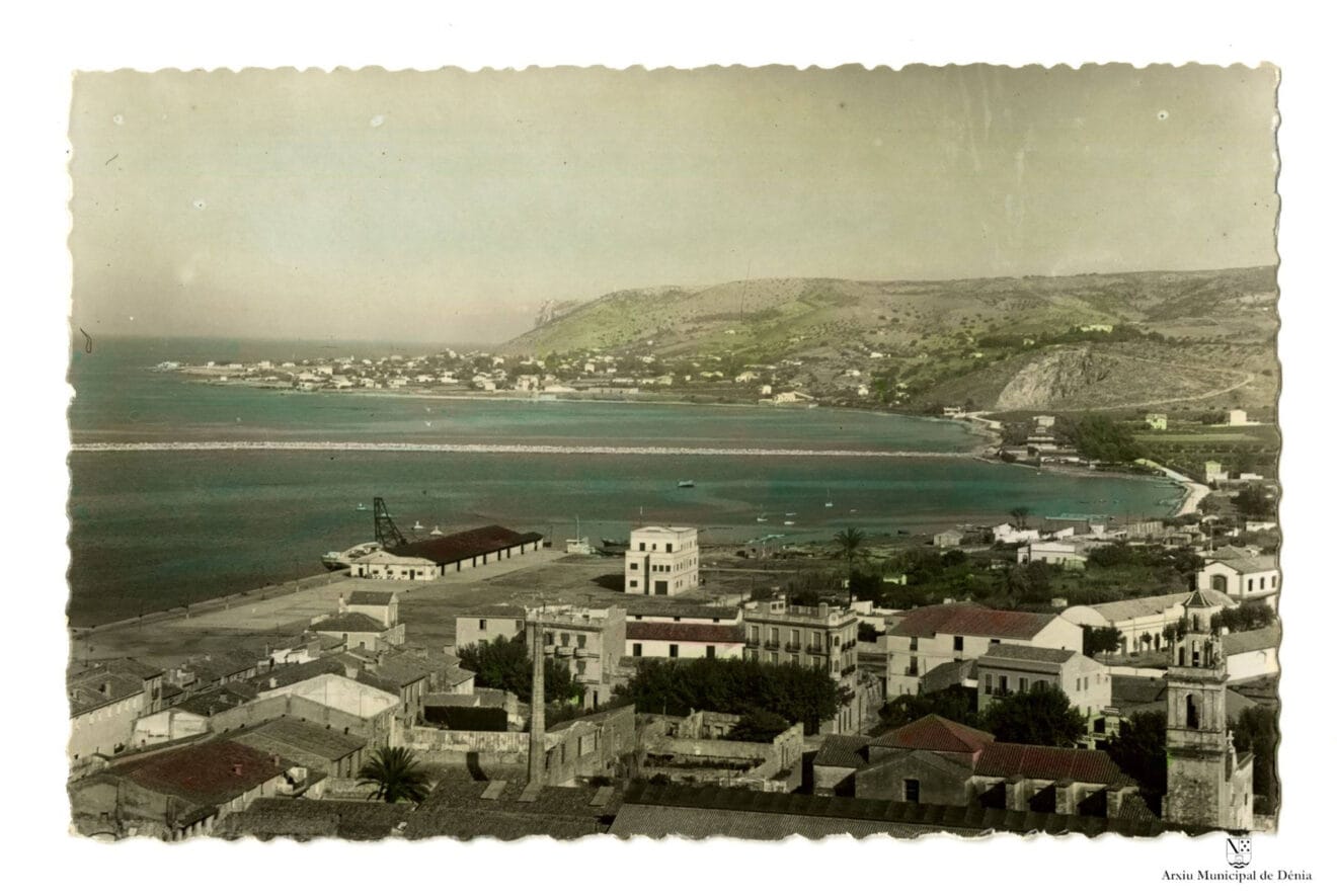 Les Rotes desde Dénia en una postal | Arxiu Municipal