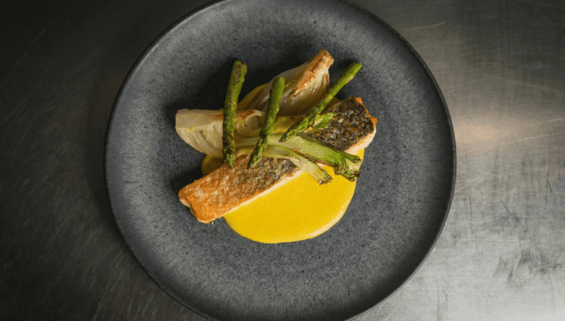 Mar en calma 11 pescado del dia a la plancha con producto selecto de la lonja de denia