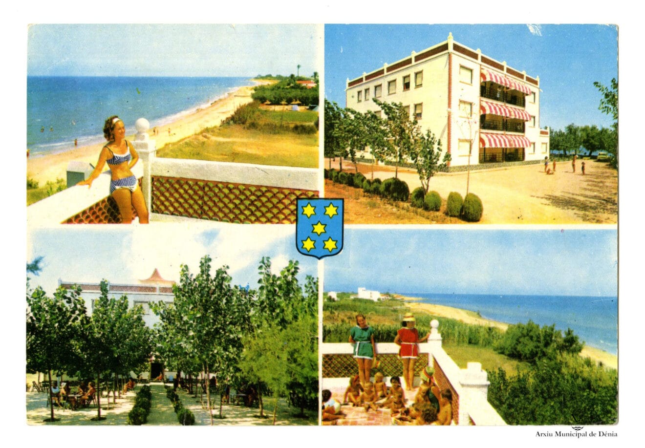 Postal turística de Dénia vendiendo la vida de Les Marines | Arxiu Municipal