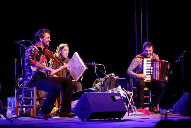 actuacion de feten feten 21