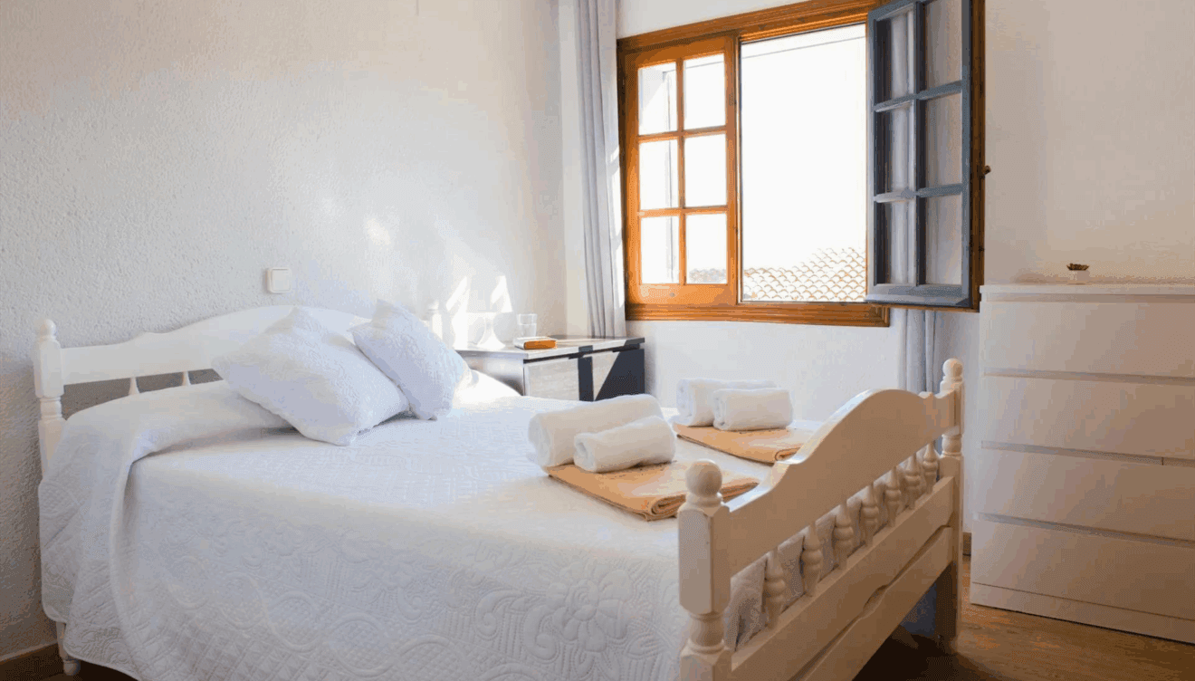 Admira el paisaje mediterráneo desde tu ventana