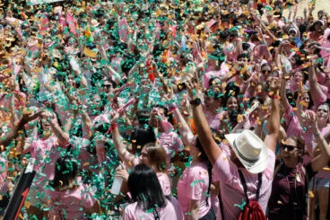 Ambiente en el cohete anunciador de las Fiestas de Dénia 2024 35