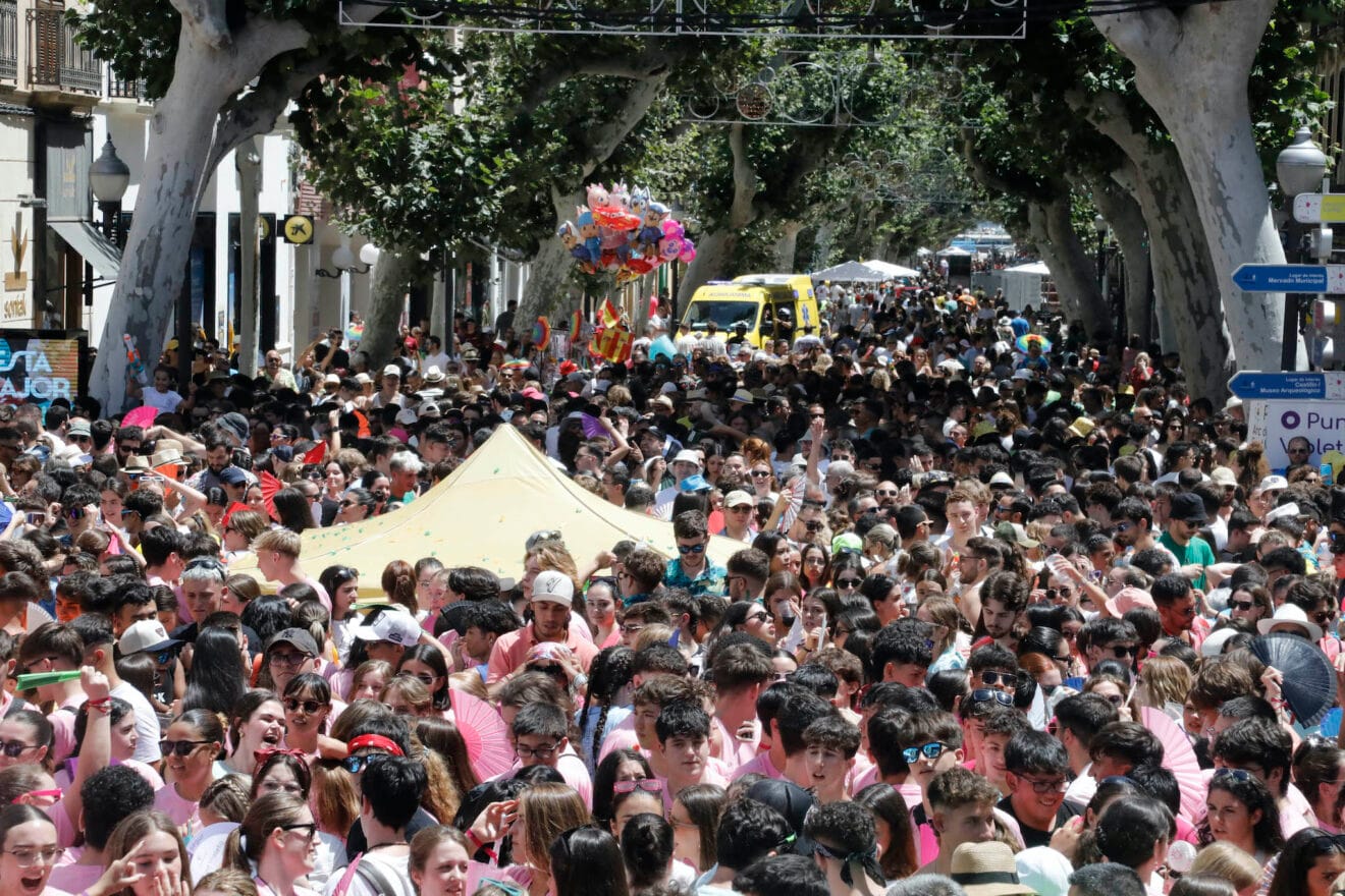 Ambiente en el cohete anunciador de las Fiestas de Dénia 2024 41