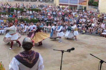 El Aplec de Danses llena el Consell