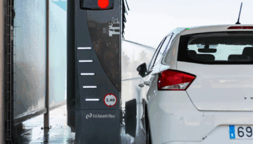 Deja tu coche impecable en este lavadero