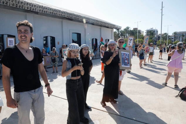 el handala llega al puerto de denia 05