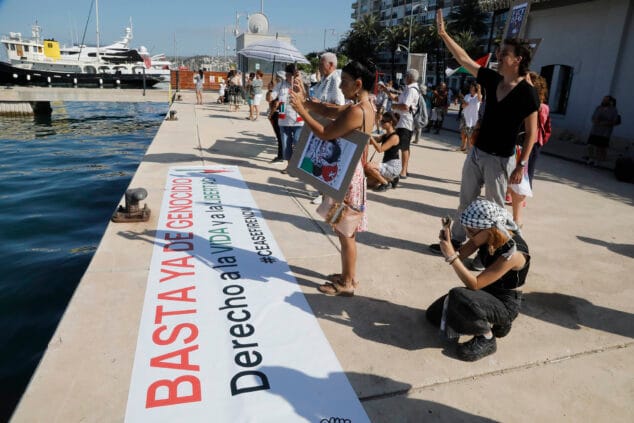 el handala llega al puerto de denia 06